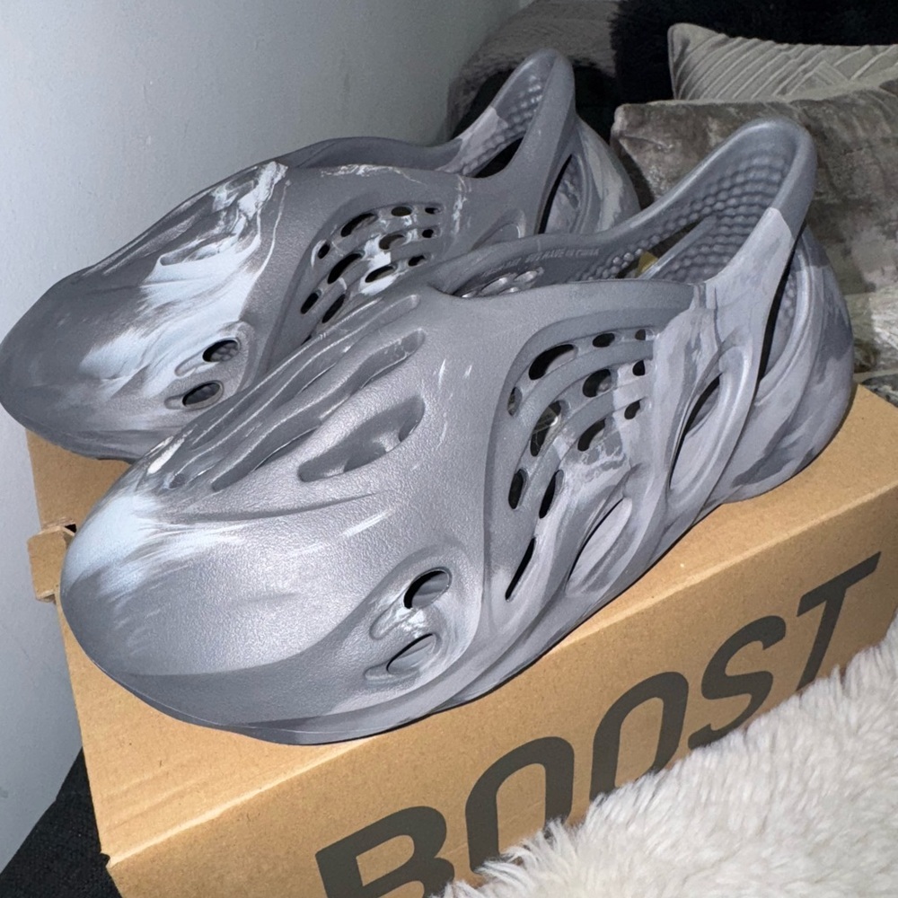 Yeezy Foam Runners Gray Textured Sole Sneakers - Worn Once